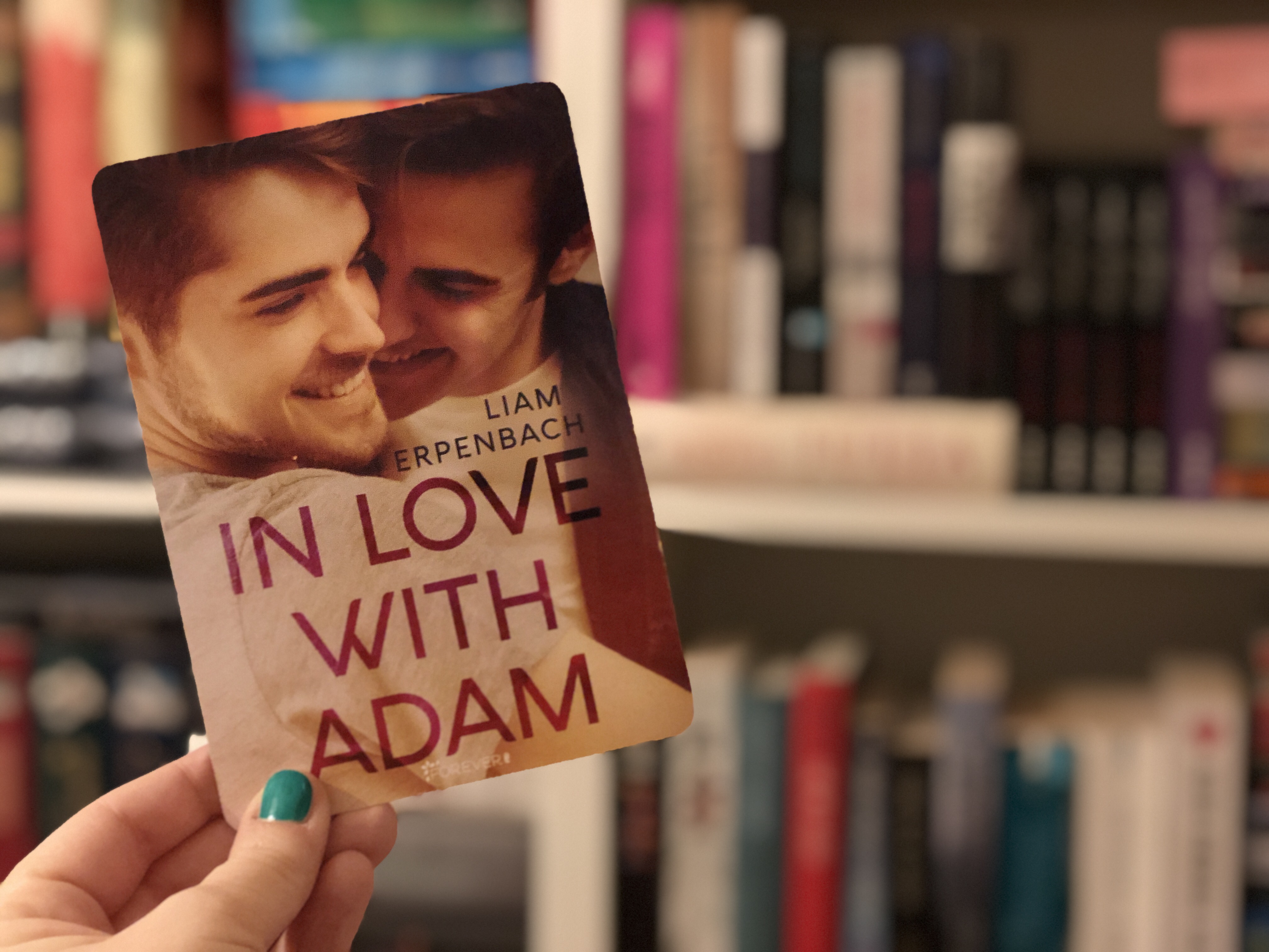 Rezension: „In Love with Adam“ von Liam Erpenbach